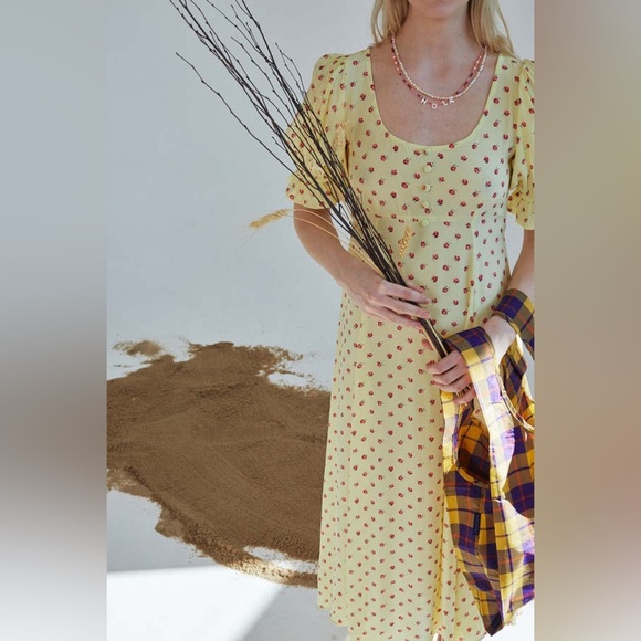 Dress - Picture 1 of 4